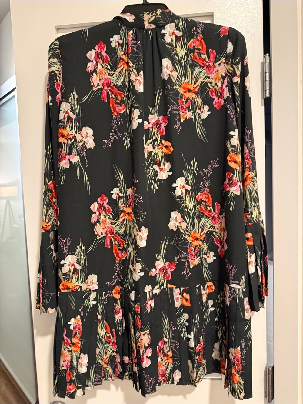 cinq a sept Black Floral Long-Sleeve Pleated Hem Dress - Picture 5 of 9